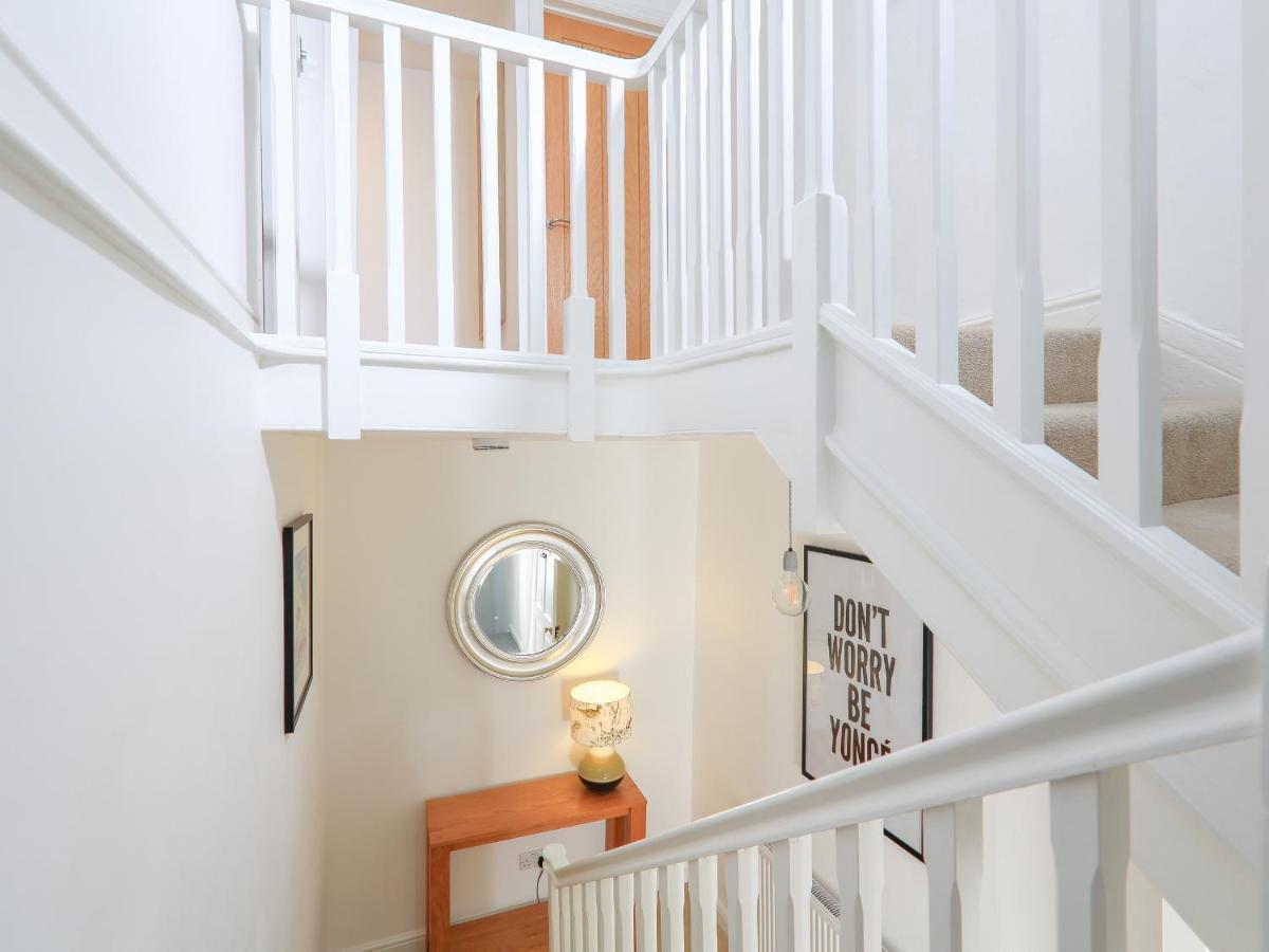 The Corner House Apartamento Dartmouth Exterior foto