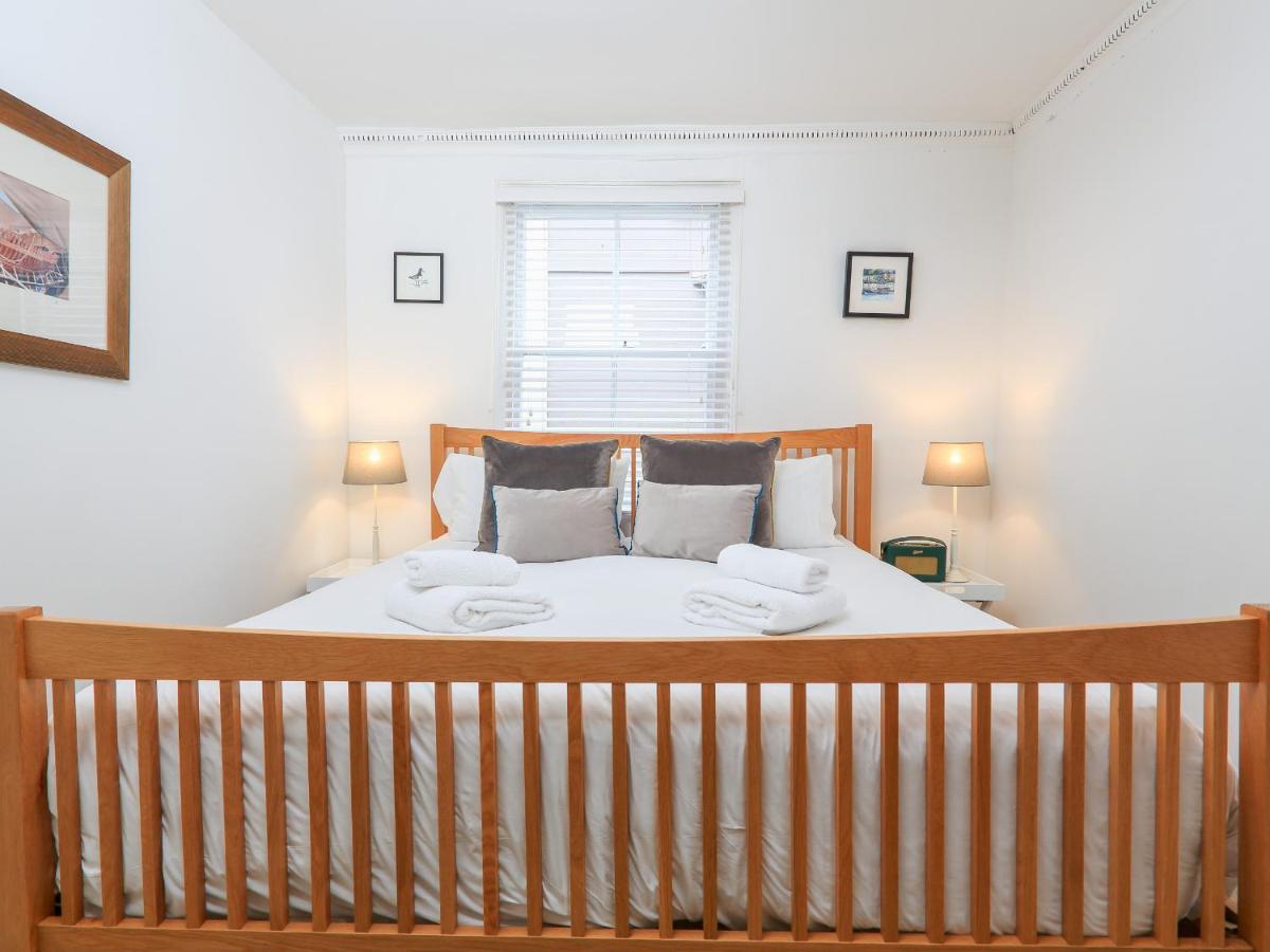 The Corner House Apartamento Dartmouth Exterior foto